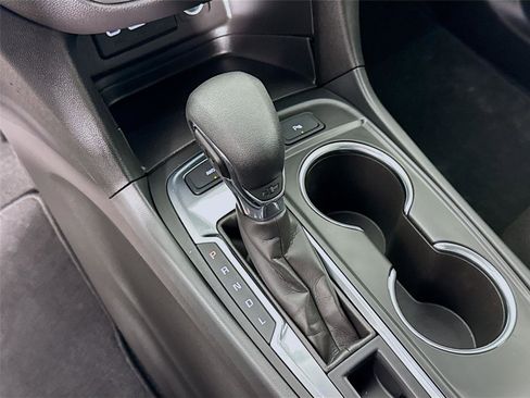 Used 2024 Chevrolet Equinox LT image 16