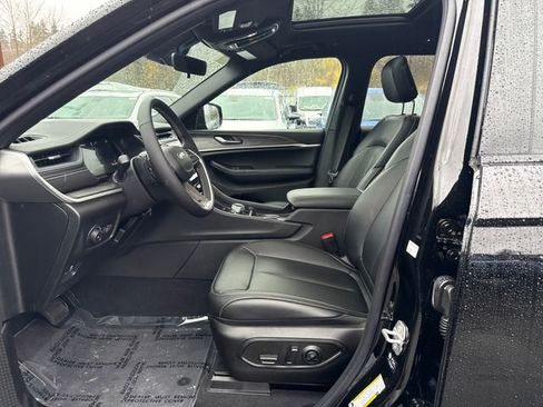 New 2025 Jeep Grand Cherokee L Limited image 15