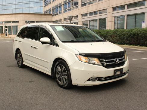 Used 2014 Honda Odyssey Touring image 1