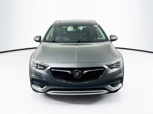 Used 2019 Buick Regal Essence w/ Driver Confidence Package I AWD/4WD image 2