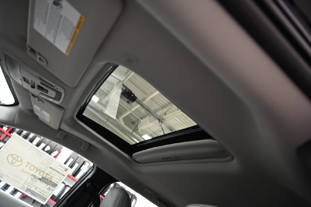New 2026 Toyota Sienna XLE AWD/4WD image 21