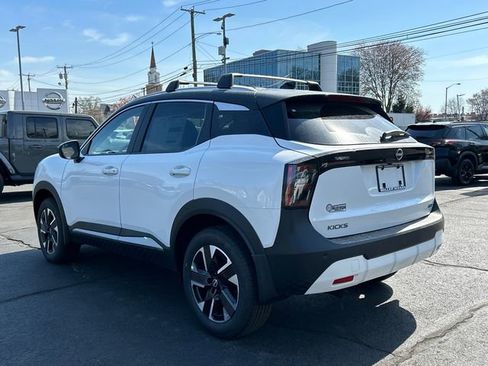 New 2026 Nissan Kicks SV w/ Charging Package AWD/4WD image 4