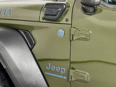 Used 2023 Jeep Wrangler Unlimited w/ Cold Weather Group AWD/4WD image 9