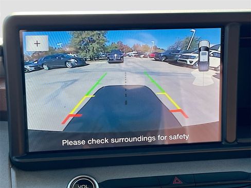 Used 2022 Ford Maverick Lariat image 13