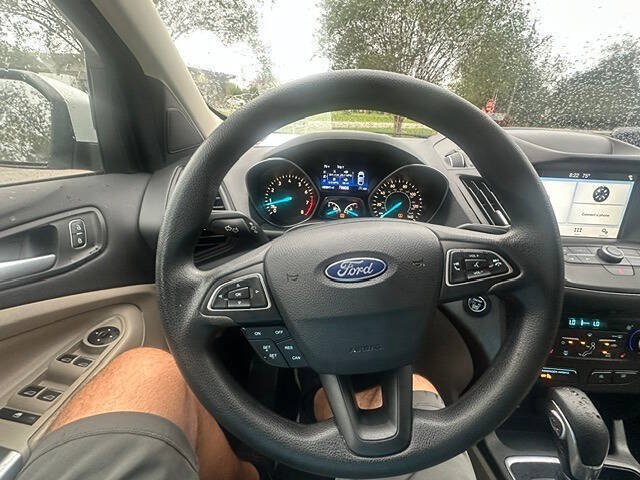 Used 2019 Ford Escape SE FWD image 13