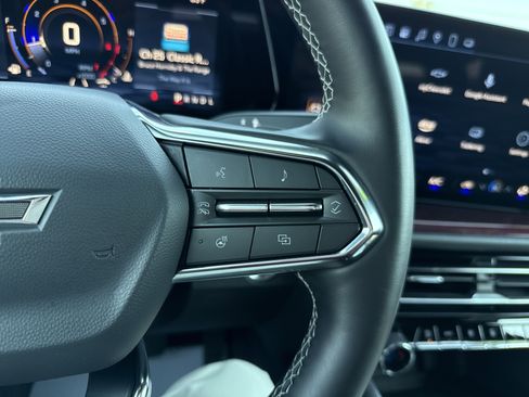 Used 2025 Chevrolet Traverse Z71 AWD/4WD image 19