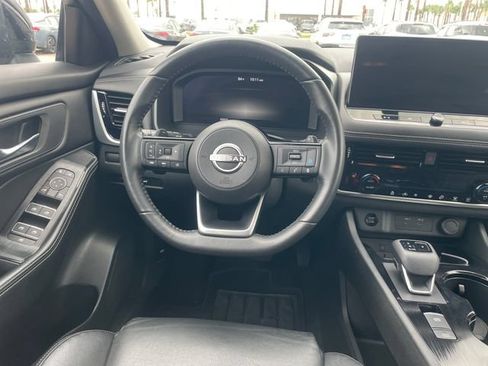 Used 2024 Nissan Rogue SL AWD/4WD image 13