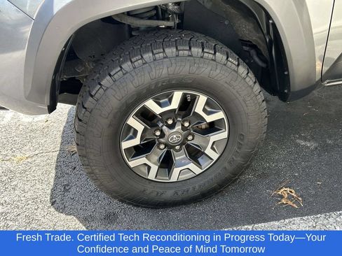 Used 2017 Toyota Tacoma TRD Off-Road w/ Tow Package RWD image 4