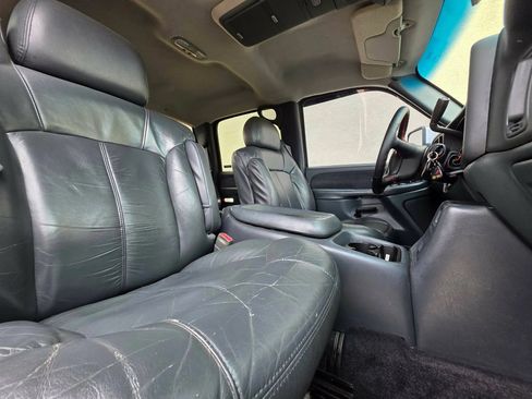 Used 2001 Chevrolet Silverado 2500 LS RWD image 15