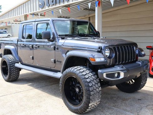 Used 2020 Jeep Gladiator Sport w/ Quick Order Package 24S AWD/4WD image 4