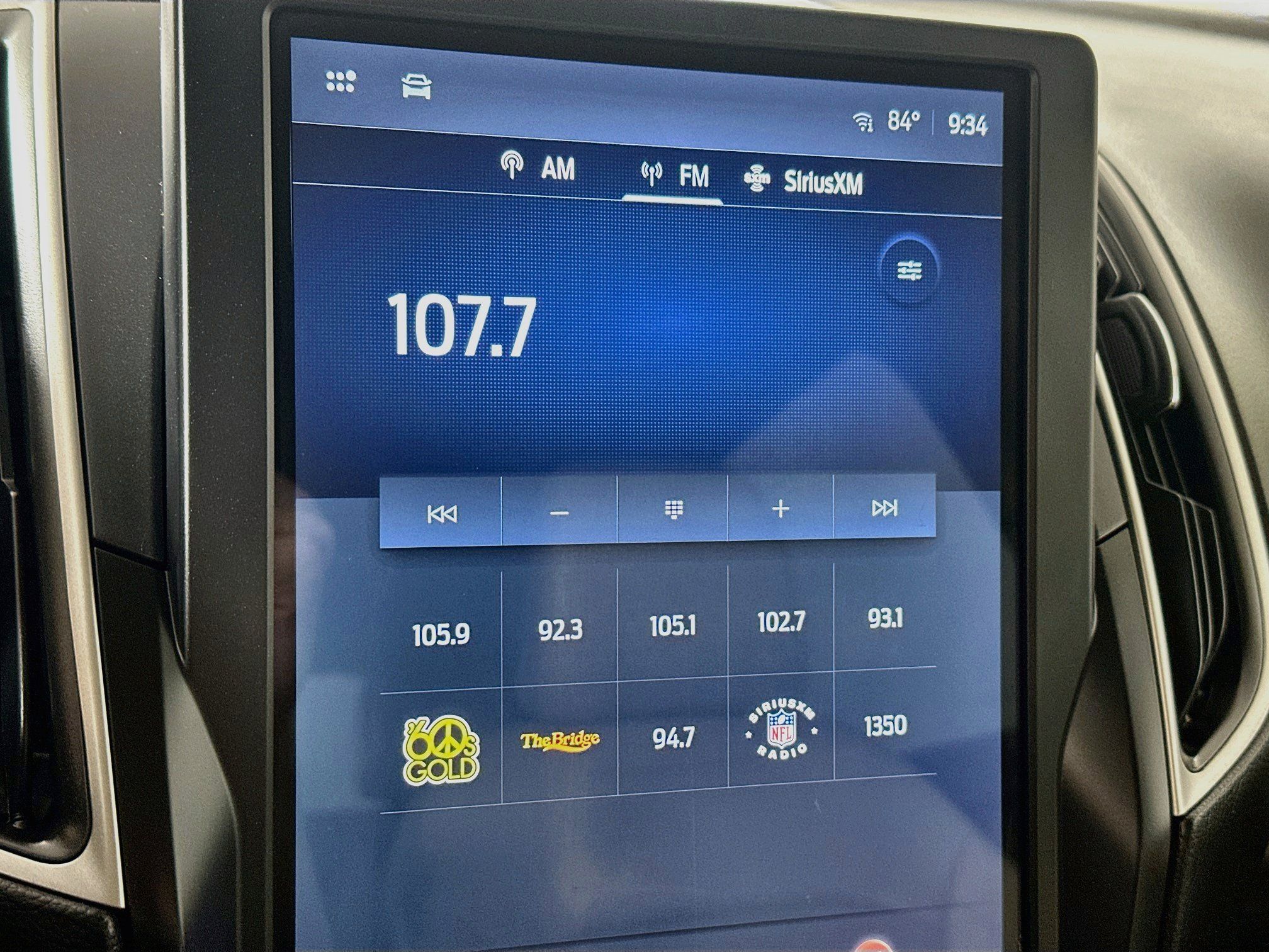 Used 2024 Ford Edge SEL AWD/4WD image 14
