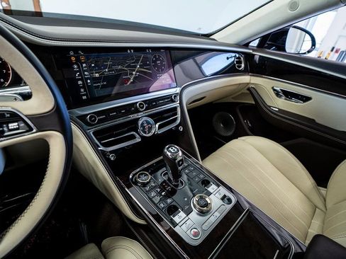 Used 2020 Bentley Flying Spur W12 image 45