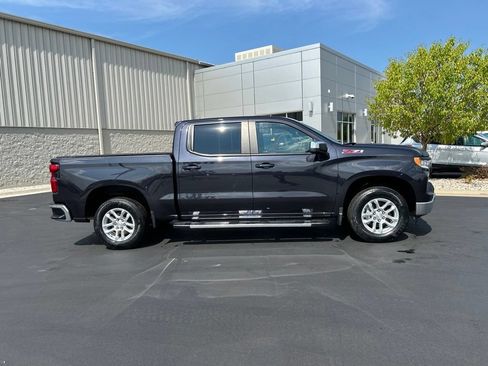 Used 2023 Chevrolet Silverado 1500 LT w/ Z71 Off-Road Package AWD/4WD image 7