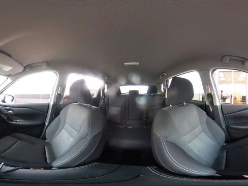 Used 2024 Nissan Rogue SV image 44