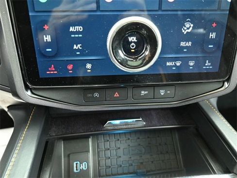 Certified 2022 Ford Expedition Platinum image 18