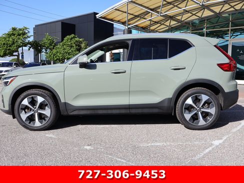 Used 2024 Volvo XC40 B5 Plus AWD/4WD image 6