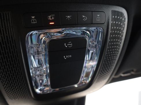 Used 2023 Mercedes-Benz EQB 300 4MATIC w/ Exclusive Package image 38