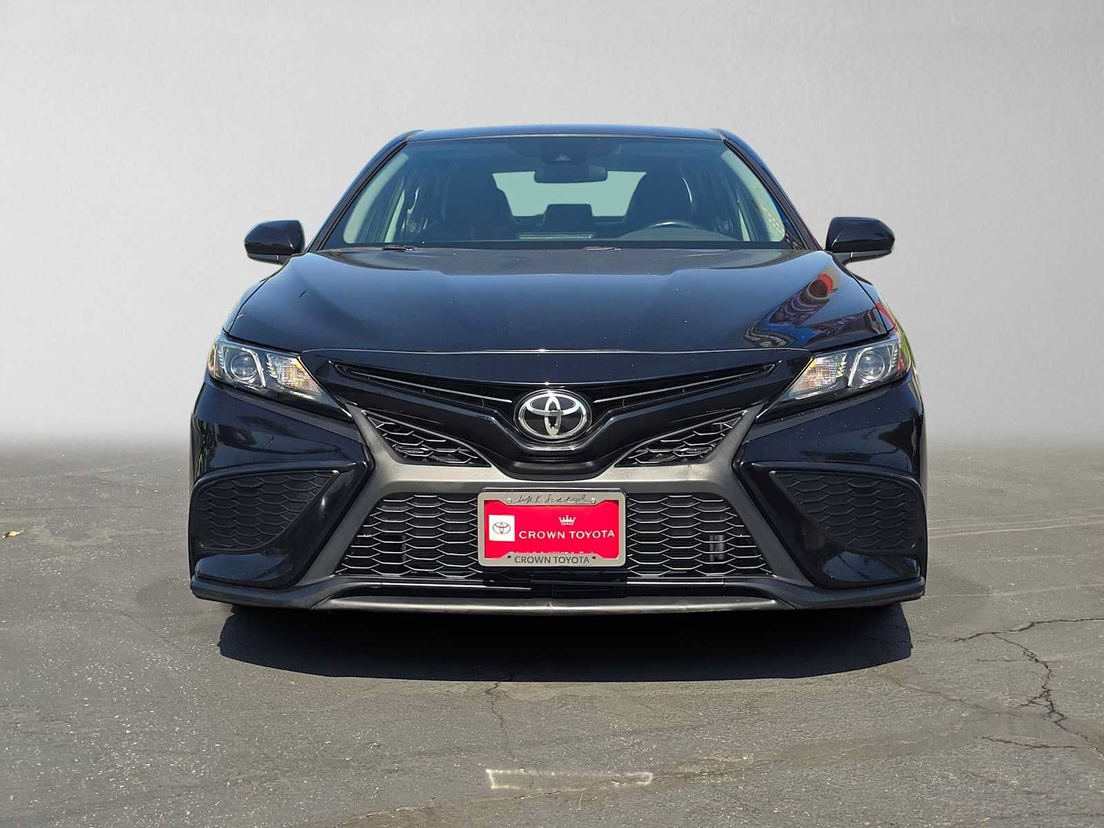 Used 2021 Toyota Camry SE FWD image 8