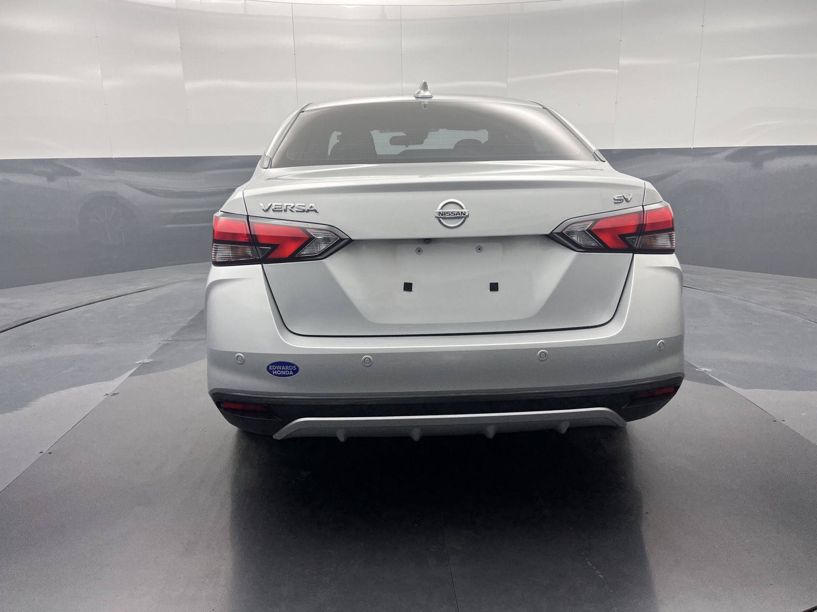 Used 2020 Nissan Versa SV FWD image 6