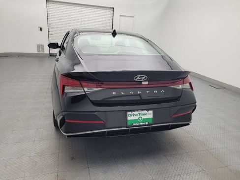 Used 2025 Hyundai Elantra SEL FWD image 6