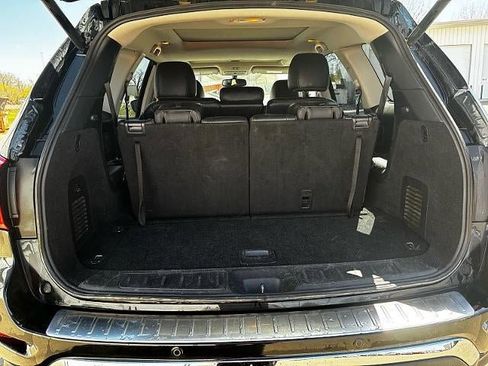 Used 2020 Nissan Pathfinder Platinum AWD/4WD image 10