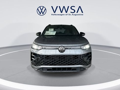 New 2026 Volkswagen Tiguan SE R-Line FWD image 2