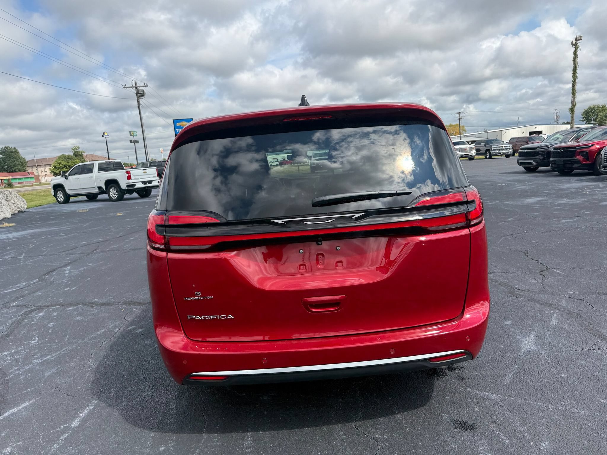 Used 2027 Chrysler Pacifica Select FWD image 48