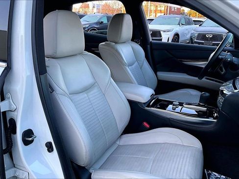 Used 2015 INFINITI Q70 5.6 w/ Sport Package image 28