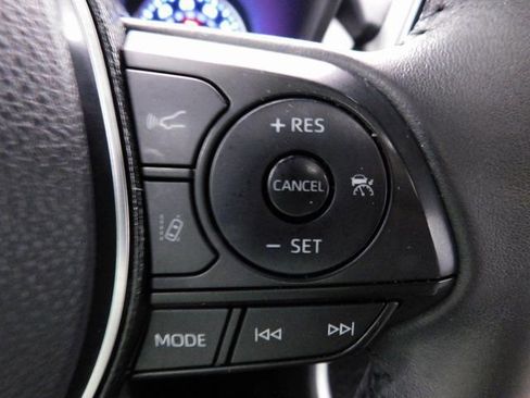 Used 2020 Toyota RAV4 XLE Premium image 39