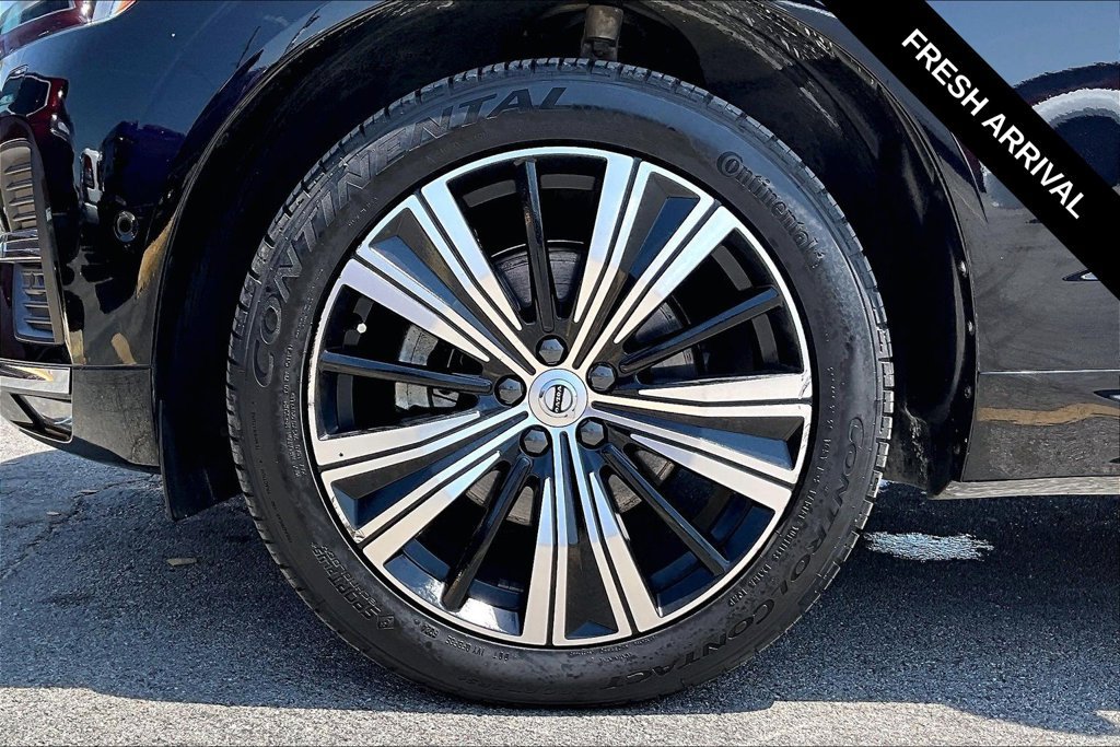 Used 2023 Volvo XC60 B5 Plus w/ Protection Package Premier FWD image 33