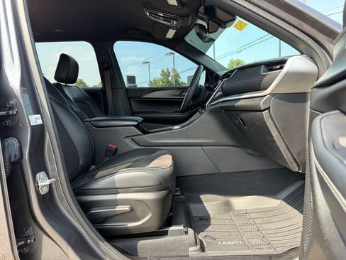 Used 2023 Jeep Grand Cherokee L Laredo AWD/4WD image 17