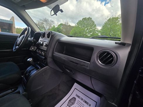 Used 2012 Jeep Patriot Latitude FWD image 25