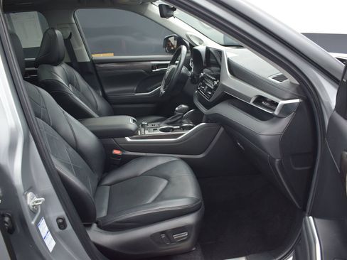 Used 2022 Toyota Highlander Platinum AWD/4WD image 10