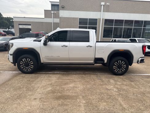 Used 2025 GMC Sierra 2500 Denali Ultimate w/ Max Trailering Package AWD/4WD image 2