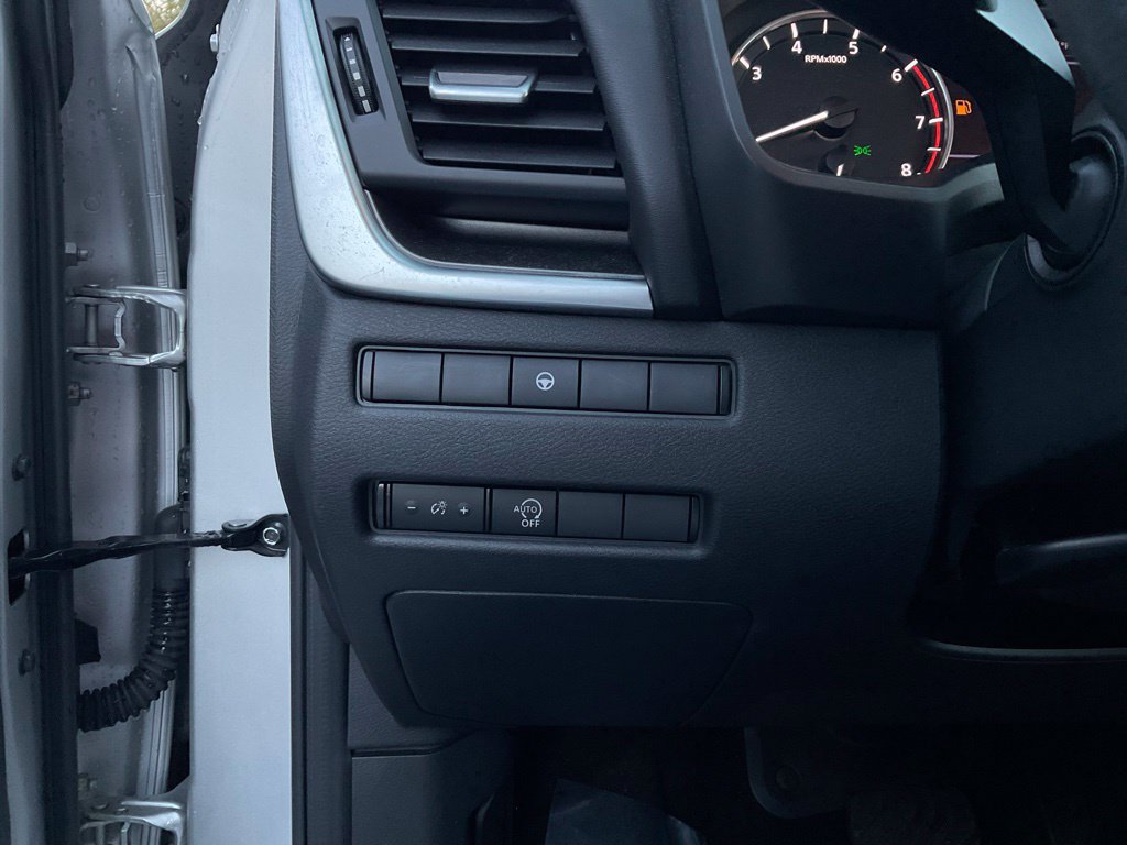 Used 2023 Nissan Rogue SV AWD/4WD image 13