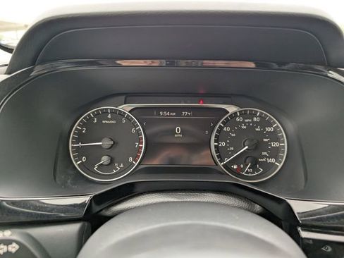 Used 2025 Nissan Pathfinder SV FWD image 15