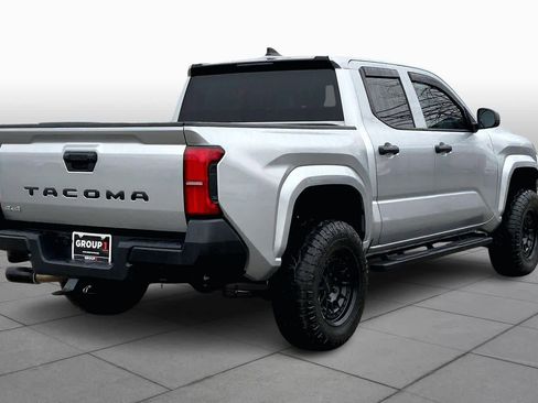 Used 2025 Toyota Tacoma SR image 11