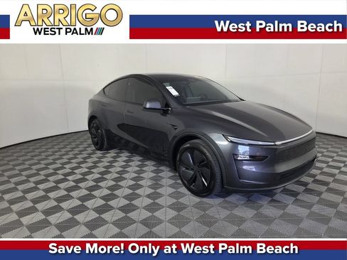 Used 2026 Tesla Model Y AWD image 1