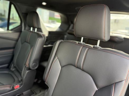 Used 2025 Honda Pilot TrailSport image 36