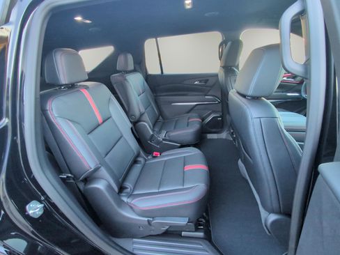 New 2026 Chevrolet Traverse RS image 13