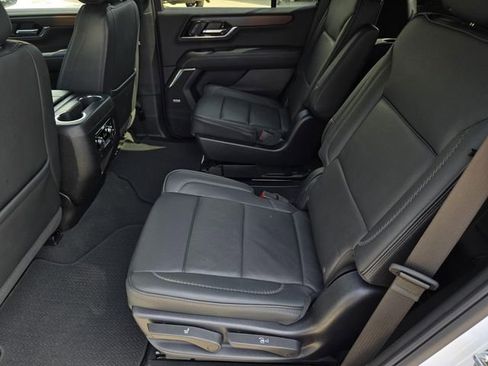 Used 2025 GMC Yukon Denali RWD image 27