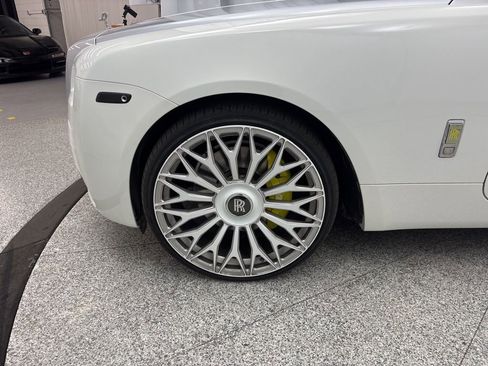 Used 2016 Rolls-Royce Wraith RWD image 31