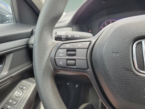 Used 2023 Honda Accord EX image 20