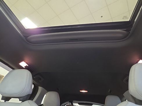 Used 2021 Toyota Sienna XSE w/ XSE Plus Package image 13