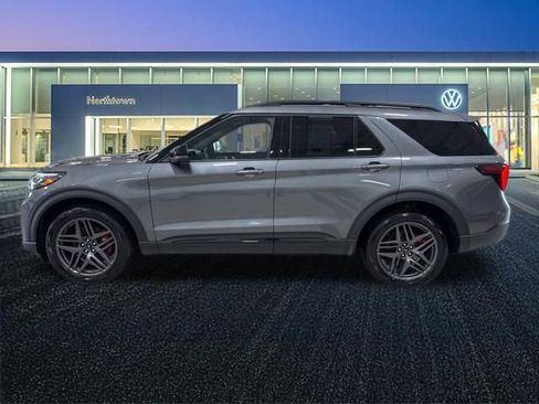 Used 2025 Ford Explorer ST-Line w/ Premium Package AWD/4WD image 7