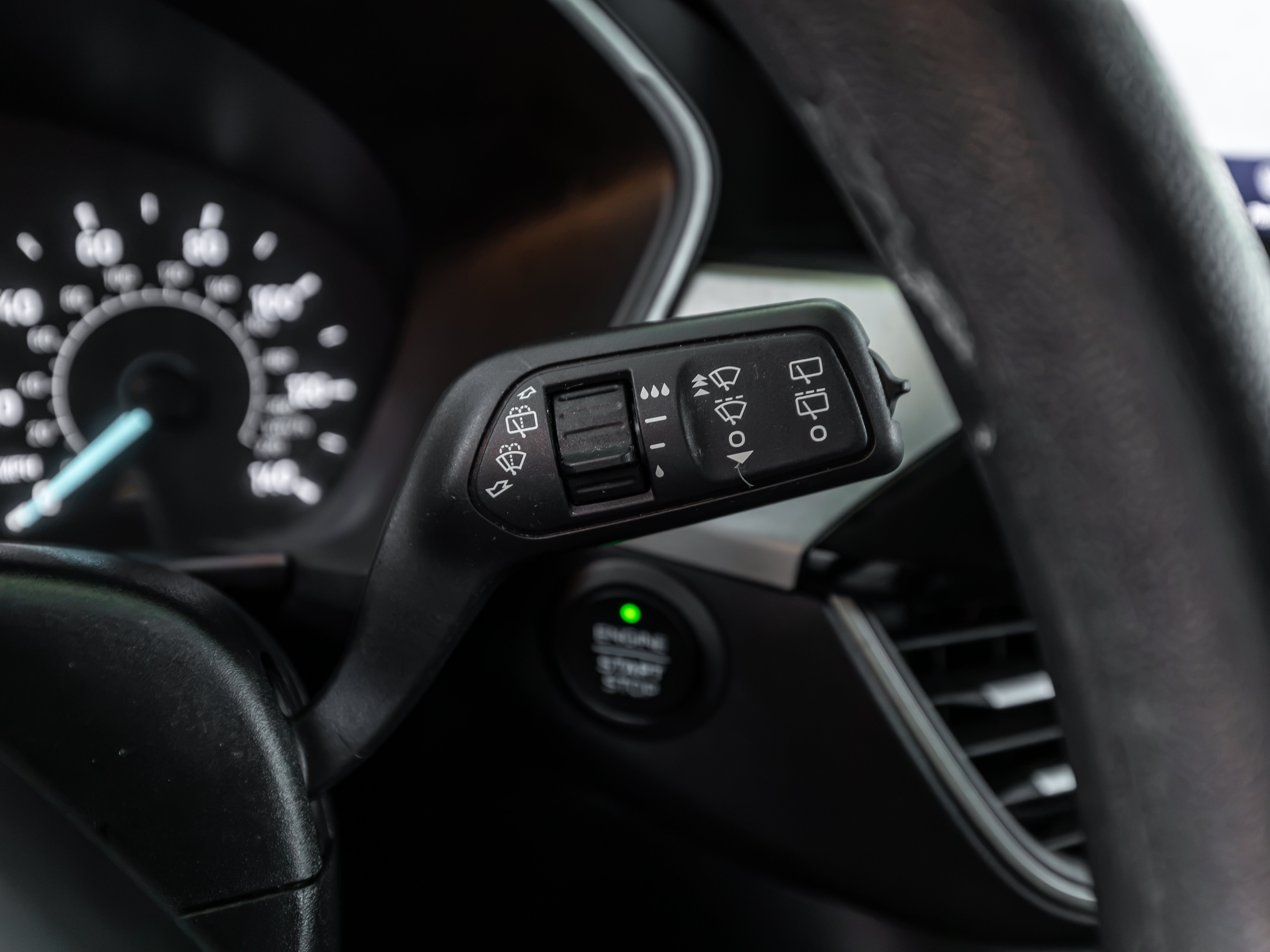 Used 2022 Ford Escape SE FWD image 8