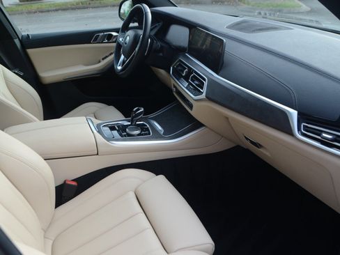 Used 2022 BMW X5 xDrive40i AWD/4WD image 10