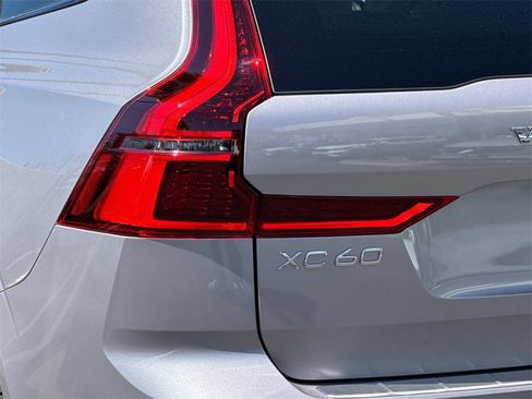 New 2026 Volvo XC60 B5 Ultra image 26