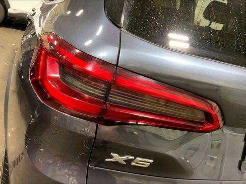 Used 2019 BMW X5 xDrive40i w/ Executive Package image 28