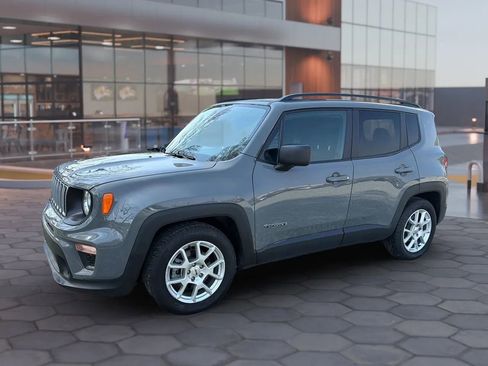 Used 2022 Jeep Renegade Sport w/ Sport Appearance Group image 2